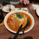 陳家私菜 - 麻辣刀削麺