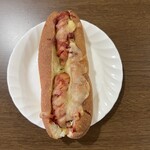 マルのパン屋 - ソーセージのパンはピリ辛で美味しい