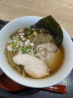 Tomikawa Seimenjo - 醤油ラーメン
                        900円