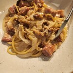 イタリアンバール ポルコ - ベーコン・玉ねぎ・ナッツクリームパスタ
