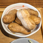 キッチン あお - 落花生
      これは食いきれなかったので
      袋もらって持ち帰り