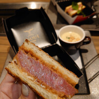 東京焼肉いのうえ 銀座店 - 黒毛和牛デニッシュサンド