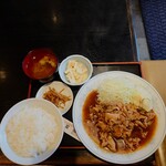 Fukiya - 生姜焼きセット、900円。