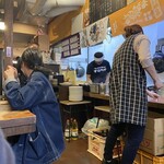 鴨猟理　まりも本店 - 店内はフル回転で皿うどんを作り続ける（笑）