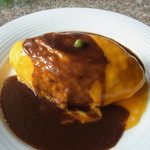 カフェ・ノビロ - オムライス（９５０円）ふんわり、とろっとした卵が美味