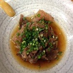 鉄板 好味 - 牛肉のすじ煮込み