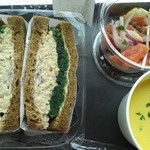 ディーン＆デルーカ マーケットストア - ツナとほうれん草のグラハムサンド+スープ＆サラダセット
