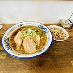 八屋 - 【正油ラーメン×半チャーシューライス】