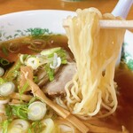 仁 - 釧路ラーメンらしい極細麺