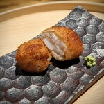 温石 - 太刀魚の麻機蓮根包み揚げ。太刀魚がキラキラ、保水がすごい。フワフワもちもちの揚げ物、大好きです。