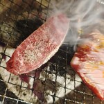 Kokusangyuu Yakiniku Tabehoudai Nikushou Sakai - 