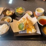 Meshi Doto Koro Taku - 