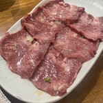 炭火焼肉ホルモンさわいし - 黒毛和牛タン先