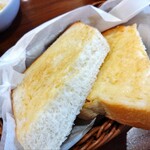 Chamame Kohi - 発酵バター使用の高級山型イギリスパン　ふわりとそしてジワるバターの風味