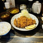 とんかつ いぶき - リブロース300gかつ定食