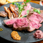 肉ビストロ灯 - 塊肉4種盛り合わせ