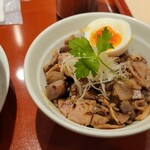 麦と麺助 - チャーシュー丼