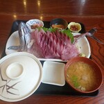 Miyataya - マグロの姿造り1500円 ご飯大盛り100円