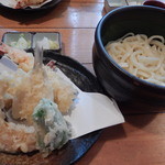 由す美 - 天あつもり・・・天ぷらと熱々のうどん。