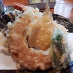 由す美 - サックサクの天婦羅は海老が二尾も付いてくるお得感