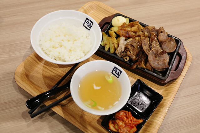 牛角焼肉食堂 イオンモール秋田店 - 四ツ小屋（焼肉）の写真