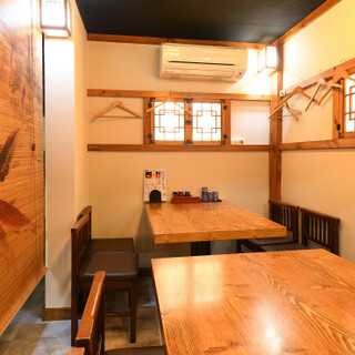 Relax in a semi-private room♪ The restaurant is suitable for both solo drinking and banquets.