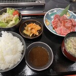 焼肉まるたつ - 特選ハラミ定食。