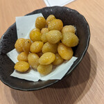 おつまみ餃子 福虎 - ぎんなん素揚げ