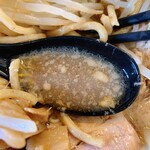 神勢。 - 男山ラーメン 全部のせ　カエシと背脂たっぷりのスープ