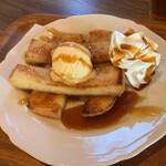 Old Reels Cafe - 料理写真:アイスキャラメルトースト