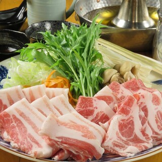 We offer a variety of courses filled with attractions such as shabu shabu and Seafood!