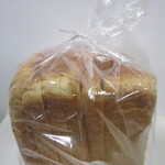 イノウエベーカリー - 料理写真:角食パン8枚切り