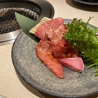 牛刺しと焼肉 仔虎 クリスロード店 - 
