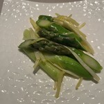 中国飯店 富麗華 - 黄ニラとアスパラ炒め