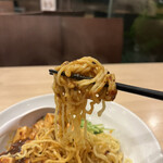 Ronaru Katei Ryouri - 汁なし麻婆麺１１００円。麺の細さ、茹で加減、温度が、麻婆豆腐やタレとベストマッチです。