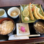 茶恋路 - 料理写真:◆ エビフライ定食 ¥935-