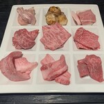 Hida Gyuu Yakiniku Kankoku Ryouri Maruaki - 丸明９点盛り