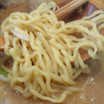 彰膳 - 「北海道味噌 味噌漬け炙りチャーシュー麺」中太縮れ麺