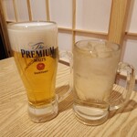 Koshitsu Izakaya Kushibatten - ビールと桃酒ソーダ割で乾杯