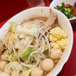 ラーメン二郎 - ラーメン半分＋ニンニク少し＋青ネギうずらＷ