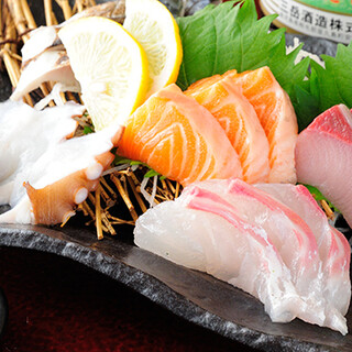 We are proud of our wide variety of a la carte dishes, including extremely fresh sashimi and kushikatsu!