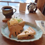 CAFE シトカ - 秋のケーキプレートとシトカブレンド