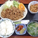 ドライブインとよふじ - 料理写真:焼肉定食