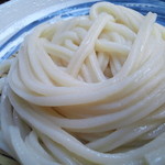 池上製麺所 - 幅４ｍｍ、厚み２．５ｍｍ～３ｍｍ程の極太に近い平打ち太麺ストレート