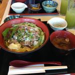 横濱屋本舗食堂 - 生さんまのたたき丼