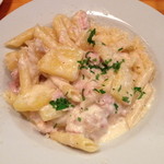 クッチーナ笑多 - ２０１３年１０月２８日～１１月２日のランチ「若鶏とさつまいものクリーム ペンネ」サラダとパンとドリンクが付いて１，０００円