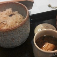 六盛 - 松茸ごはんと赤だし