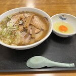 大勝軒 - 油多め　チャーシューメンと卵