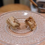 鮨 たつ也 よしかわ - 穴子 2種（岩塩とタレ）