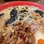 ラーメンたろう - にんにくマー油ラーメン（断面）